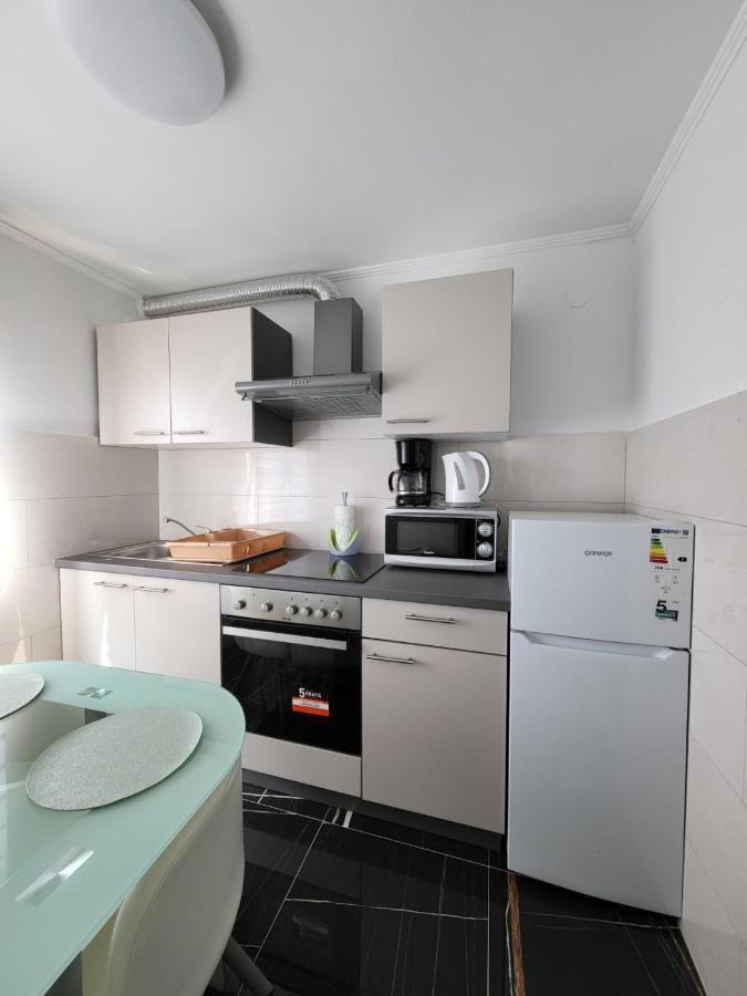 Apartman Dora With Sea View And Terrace Умаг Экстерьер фото
